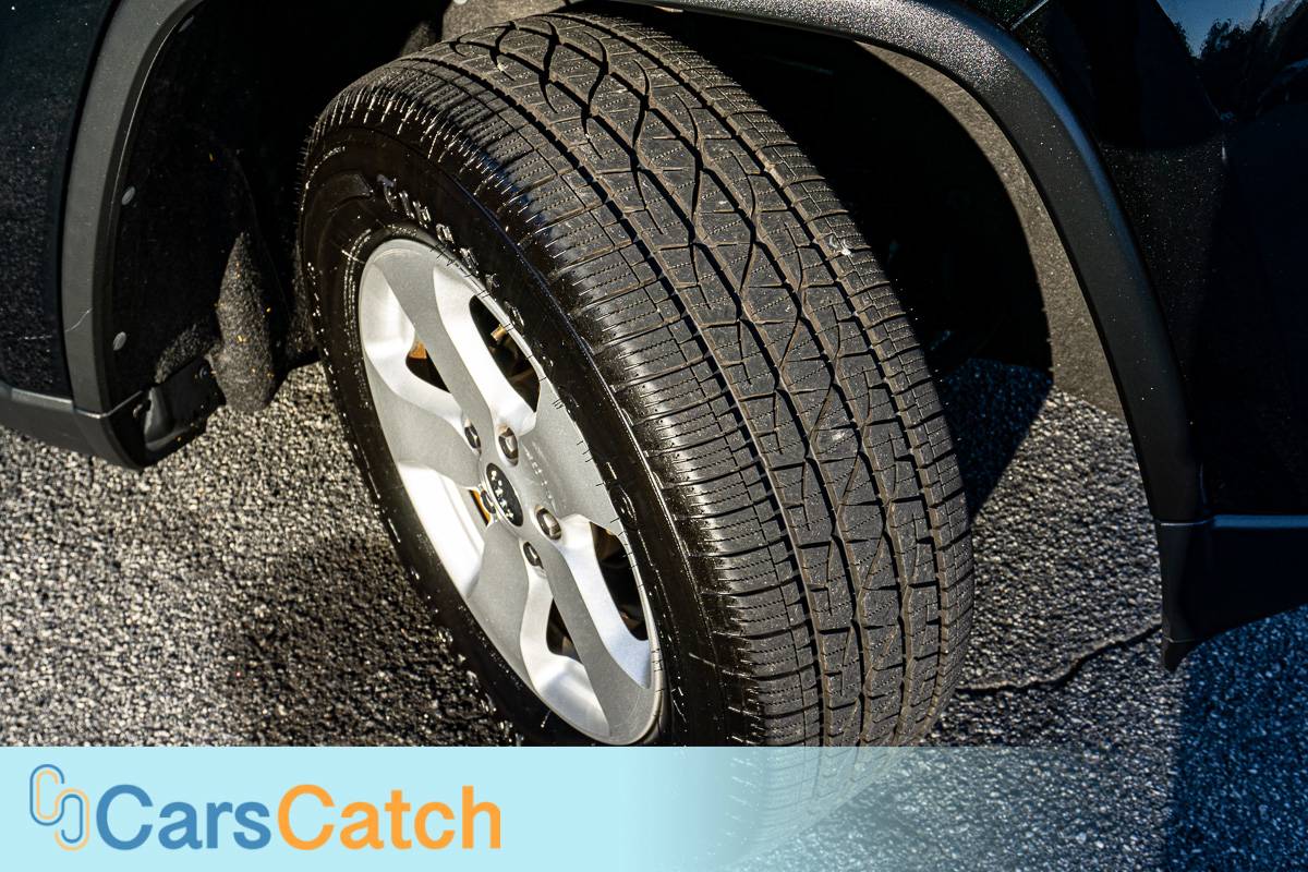 CARSCATCH - Used vehicle - SUV JEEP GRAND CHEROKEE 2012