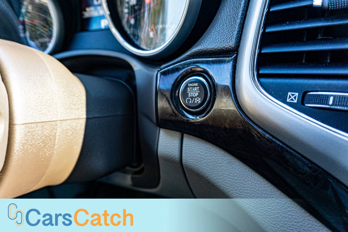 CARSCATCH - Used vehicle - SUV JEEP GRAND CHEROKEE 2012