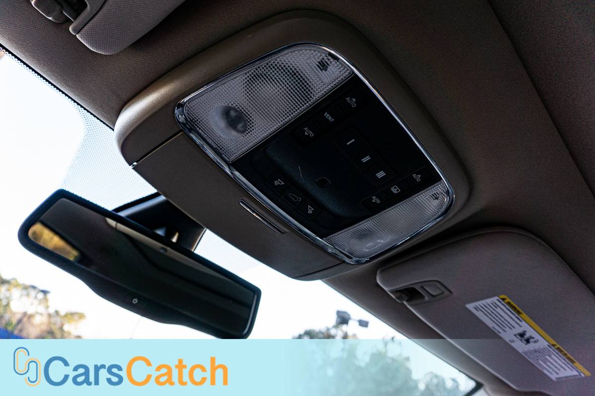 CARSCATCH - Used vehicle - SUV JEEP GRAND CHEROKEE 2012