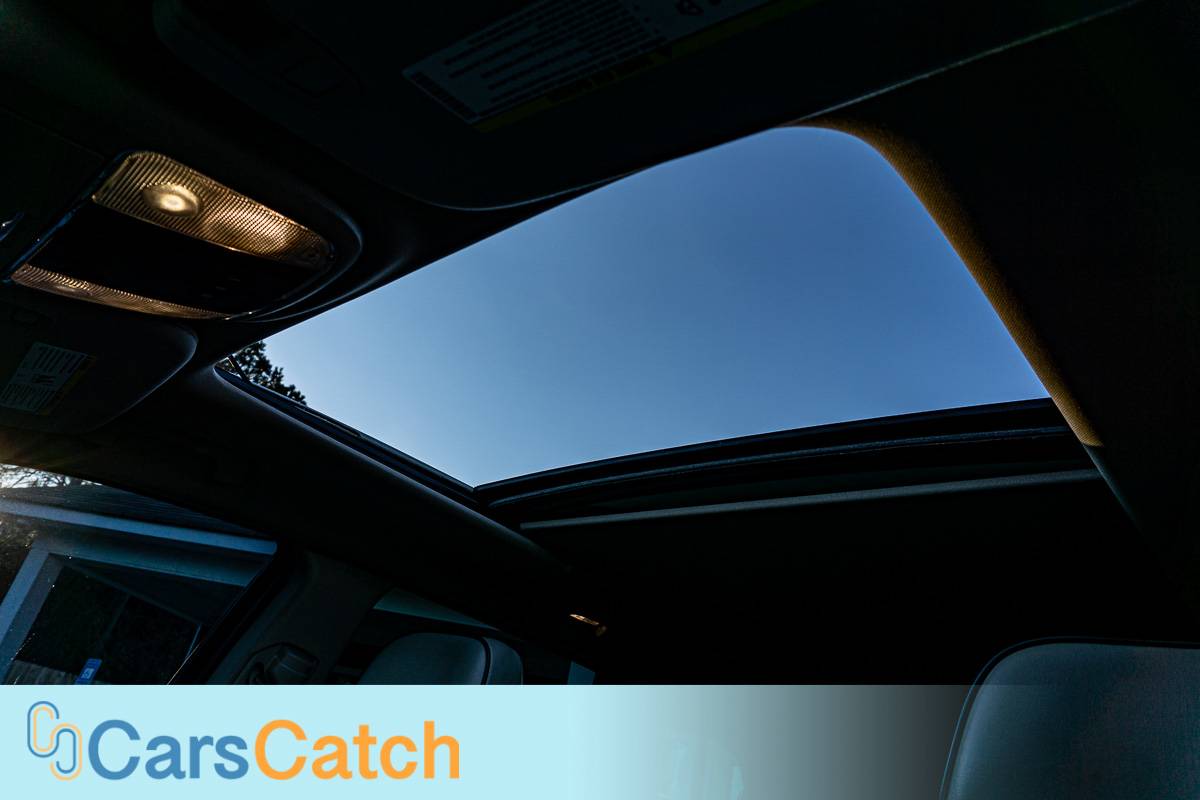 CARSCATCH - Used vehicle - SUV JEEP GRAND CHEROKEE 2012