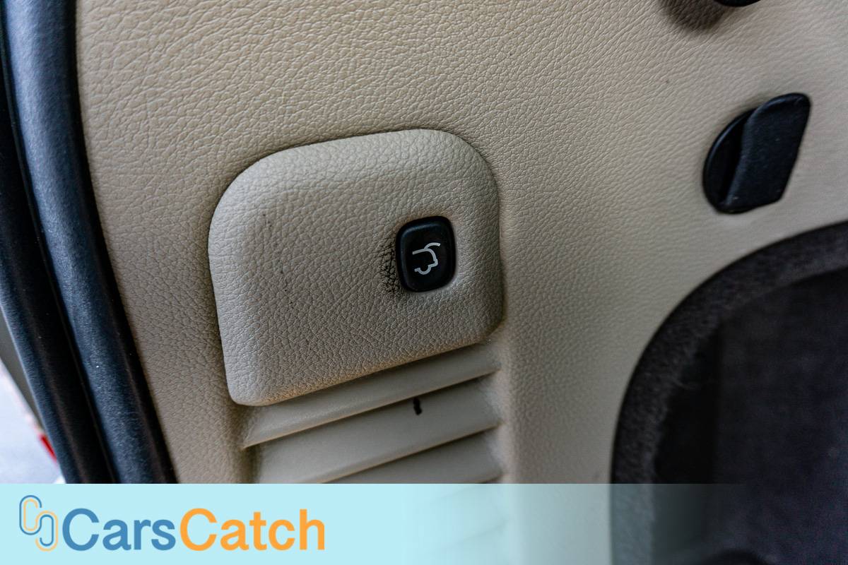 CARSCATCH - Used vehicle - SUV JEEP GRAND CHEROKEE 2012