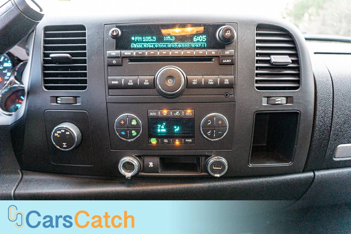 CARSCATCH - Used vehicle - Truck CHEVROLET SILVERADO 1500 2010