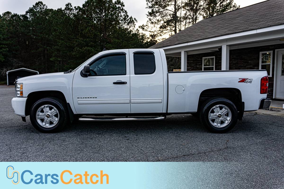 CARSCATCH - Used vehicle - Truck CHEVROLET SILVERADO 1500 2010