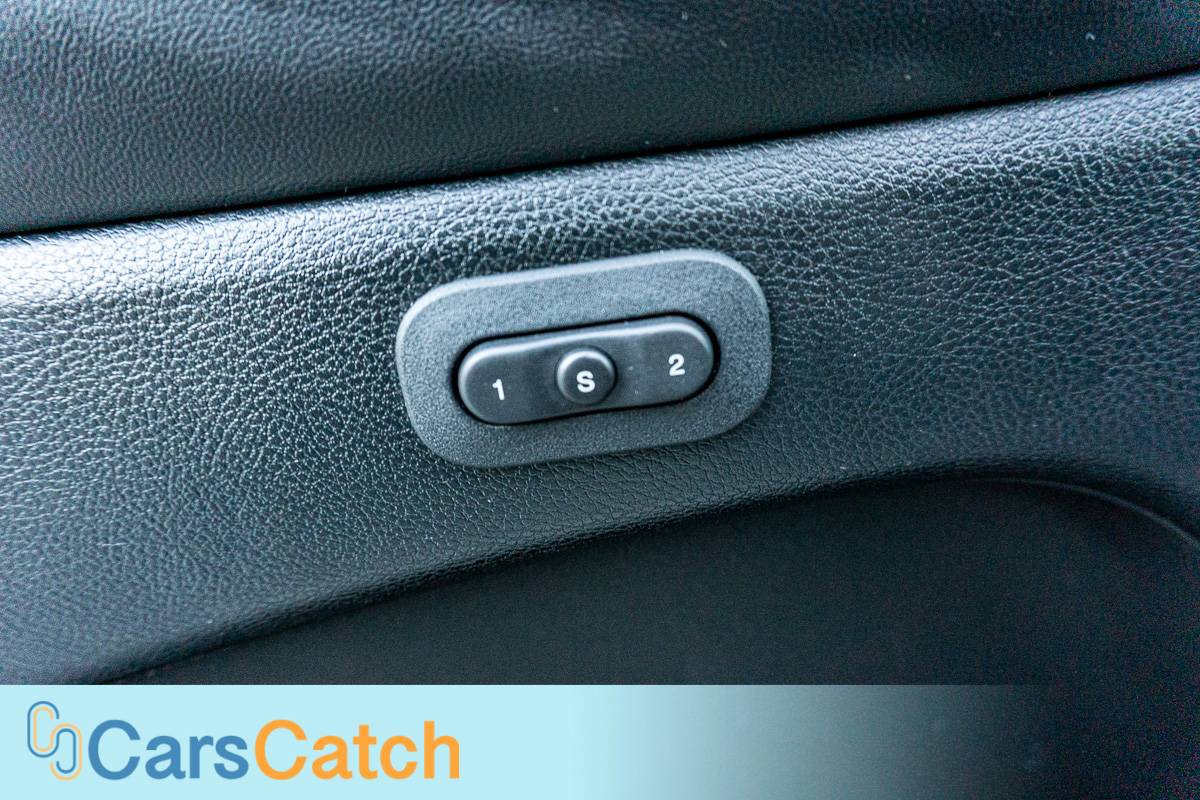 CARSCATCH - Used vehicle - SUV JEEP GRAND CHEROKEE 2014