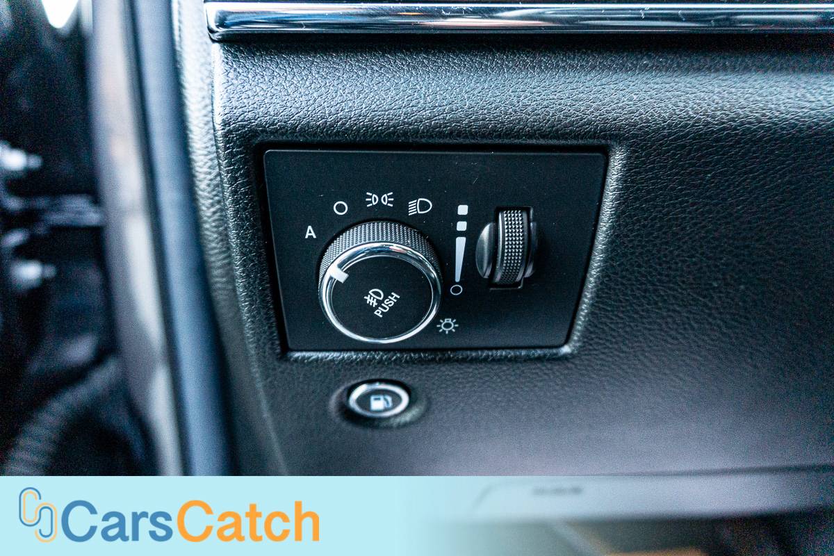 CARSCATCH - Used vehicle - SUV JEEP GRAND CHEROKEE 2014