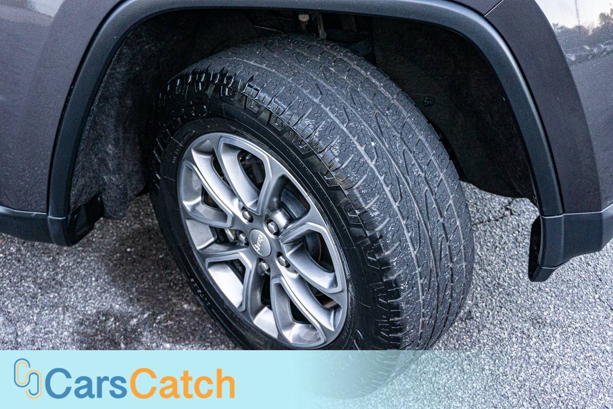 CARSCATCH - Used vehicle - SUV JEEP GRAND CHEROKEE 2014