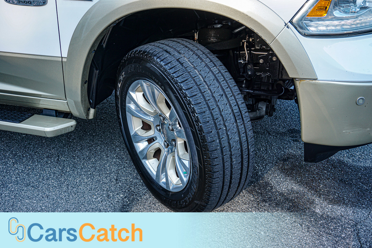 CARSCATCH - Used vehicle - Truck RAM 1500 2014