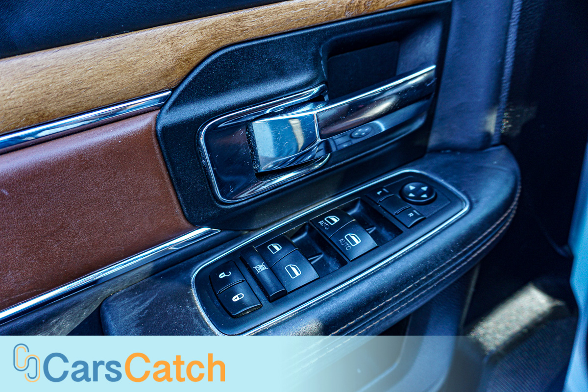 CARSCATCH - Used vehicle - Truck RAM 1500 2014