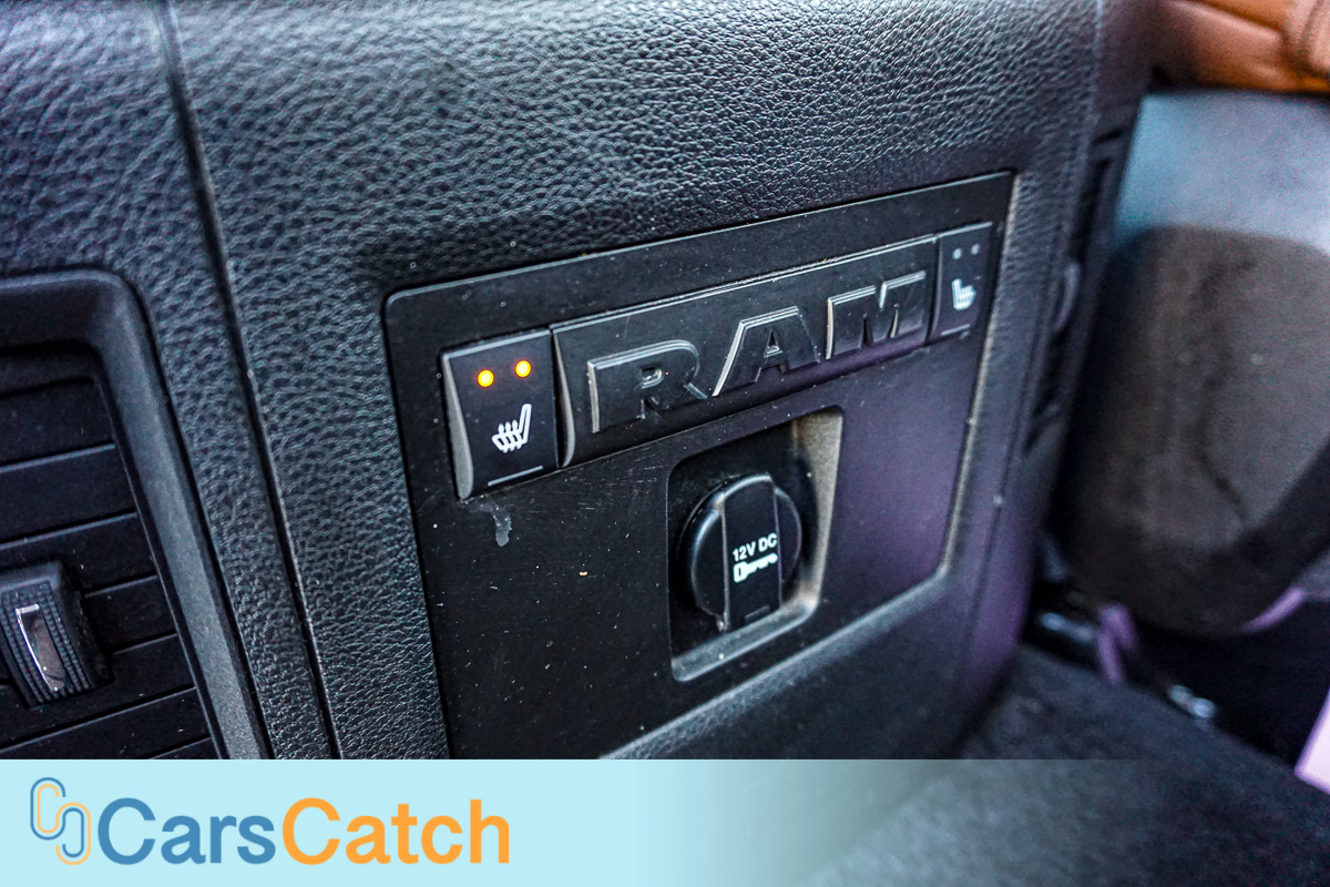 CARSCATCH - Used vehicle - Truck RAM 1500 2014