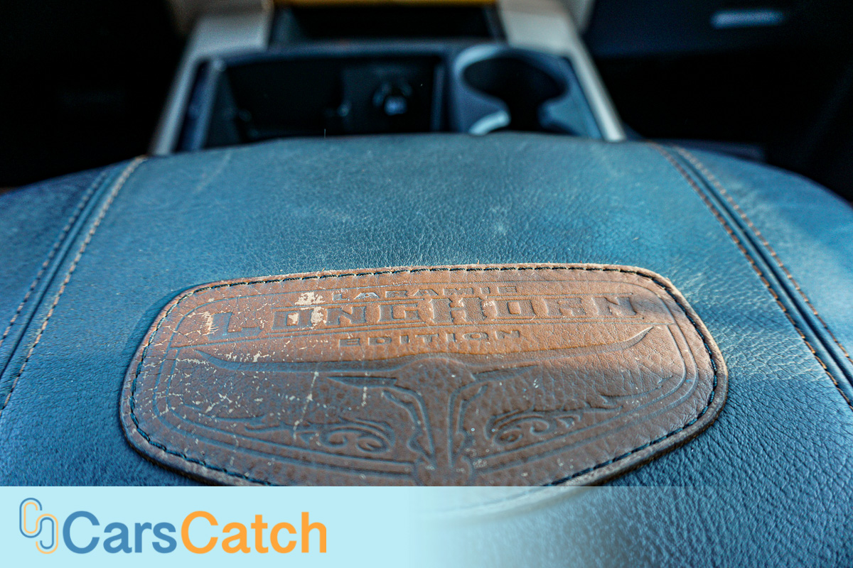 CARSCATCH - Used vehicle - Truck RAM 1500 2014