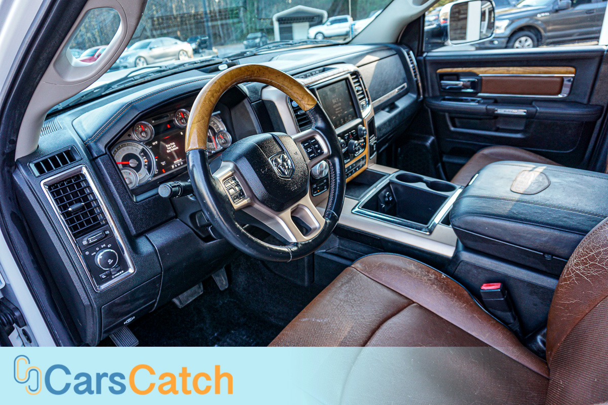 CARSCATCH - Used vehicle - Truck RAM 1500 2014