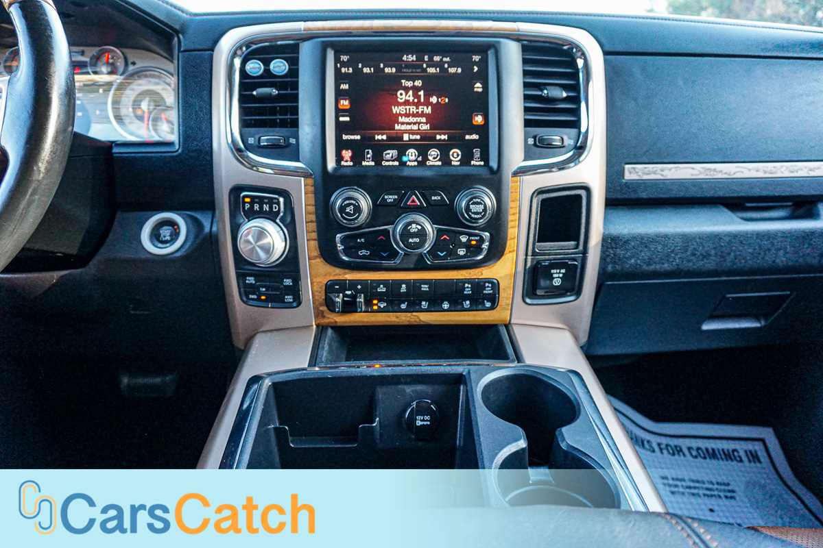 CARSCATCH - Used vehicle - Truck RAM 1500 2014