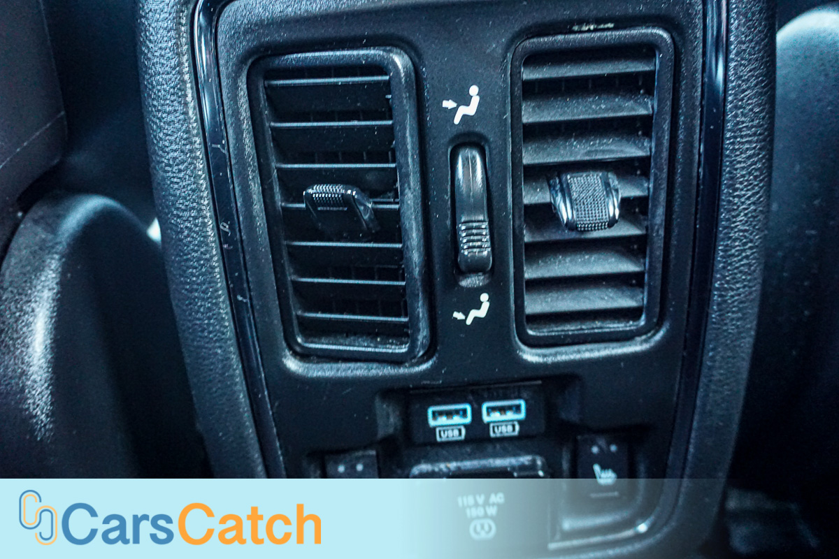 CARSCATCH - Used vehicle - SUV JEEP GRAND CHEROKEE 2016