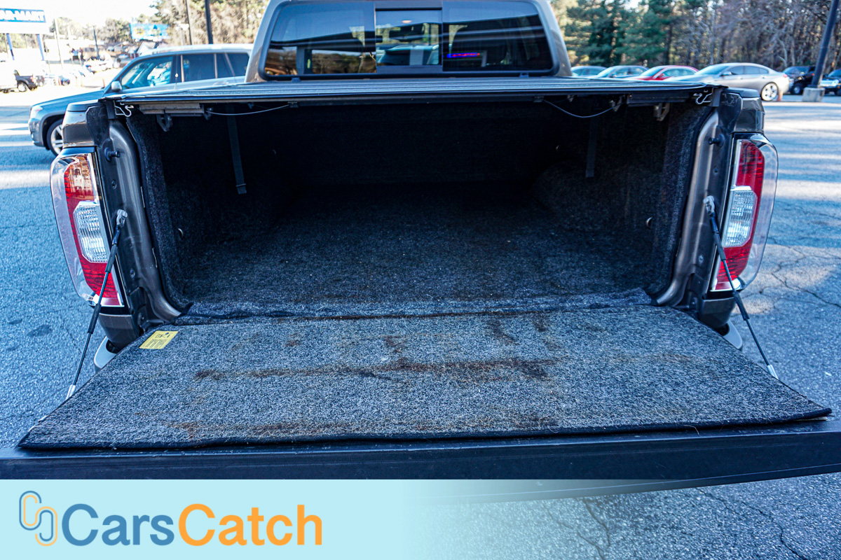 CARSCATCH - Used vehicle - Truck GMC CANYON 2017