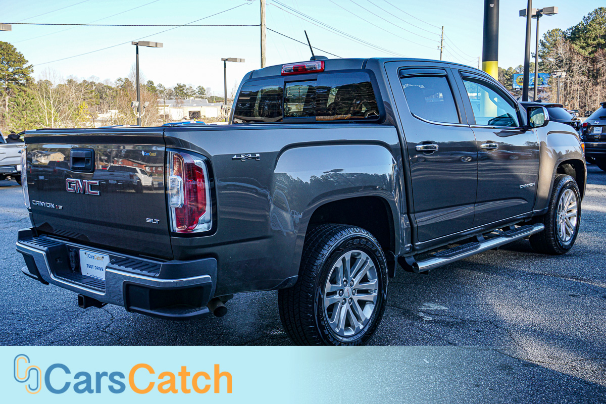 CARSCATCH - Used vehicle - Truck GMC CANYON 2017