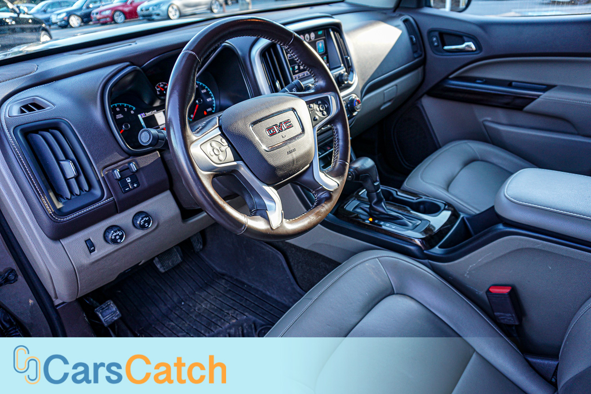 CARSCATCH - Used vehicle - Truck GMC CANYON 2017