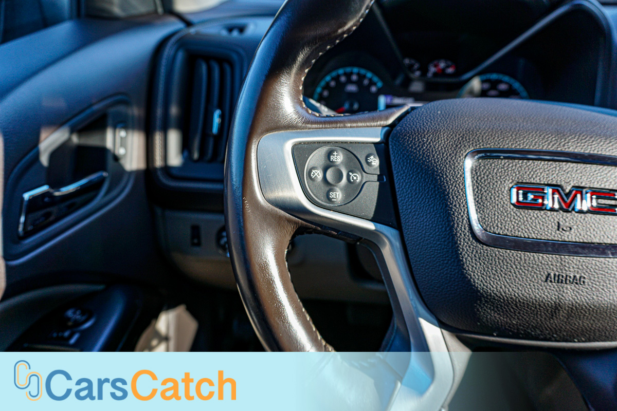 CARSCATCH - Used vehicle - Truck GMC CANYON 2017