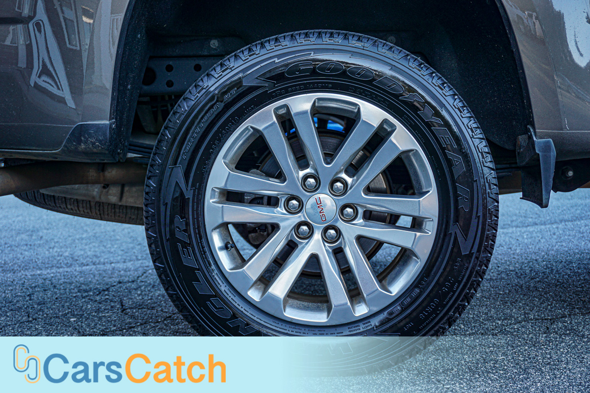 CARSCATCH - Used vehicle - Truck GMC CANYON 2017