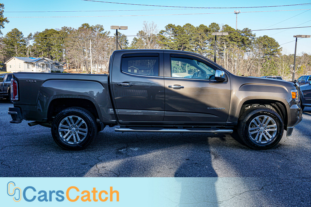 CARSCATCH - Used vehicle - Truck GMC CANYON 2017