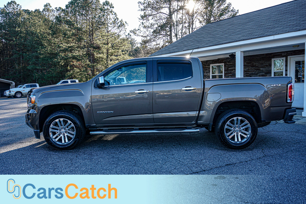 CARSCATCH - Used vehicle - Truck GMC CANYON 2017