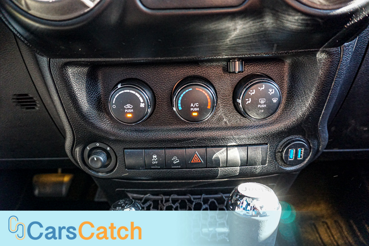 CARSCATCH - Used vehicle - SUV JEEP WRANGLER 2014