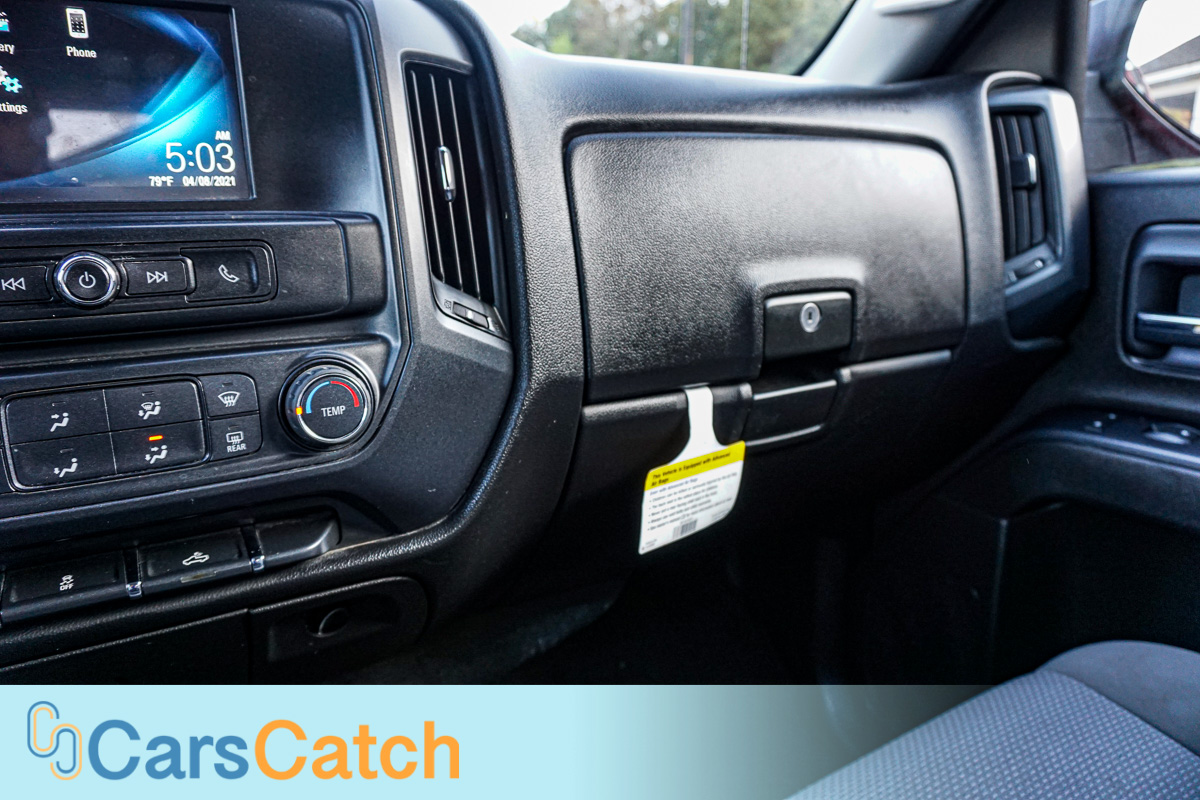 CARSCATCH - Used vehicle - Truck CHEVROLET SILVERADO 1500 2017