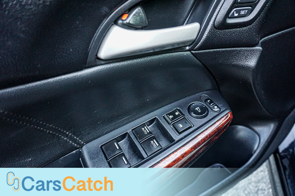 CARSCATCH - Used vehicle - Sedan HONDA CROSSTOUR 2012