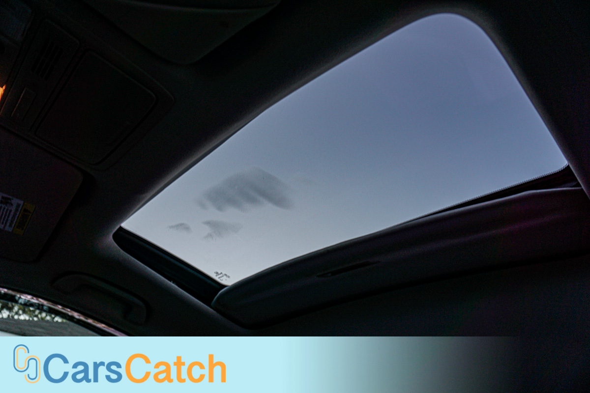 CARSCATCH - Used vehicle - Sedan HONDA CROSSTOUR 2012