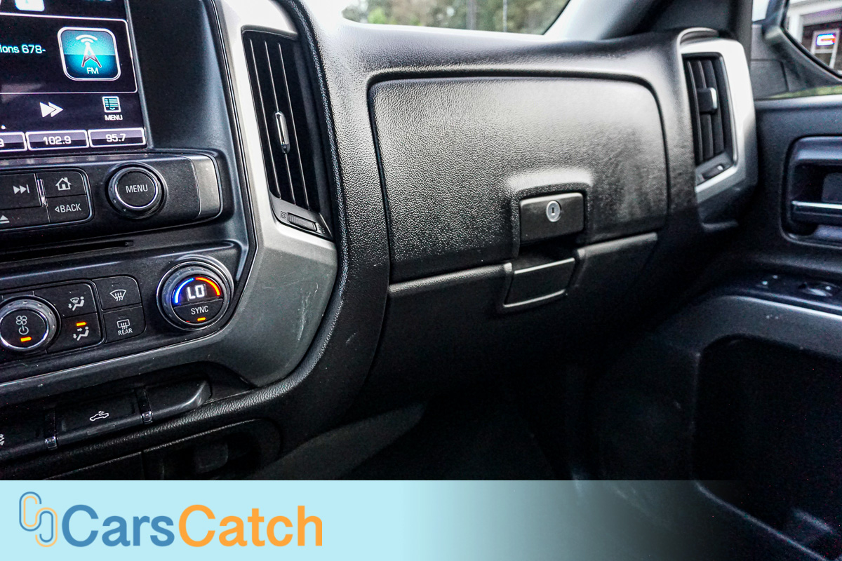 CARSCATCH - Used vehicle - Truck CHEVROLET SILVERADO 1500 2015