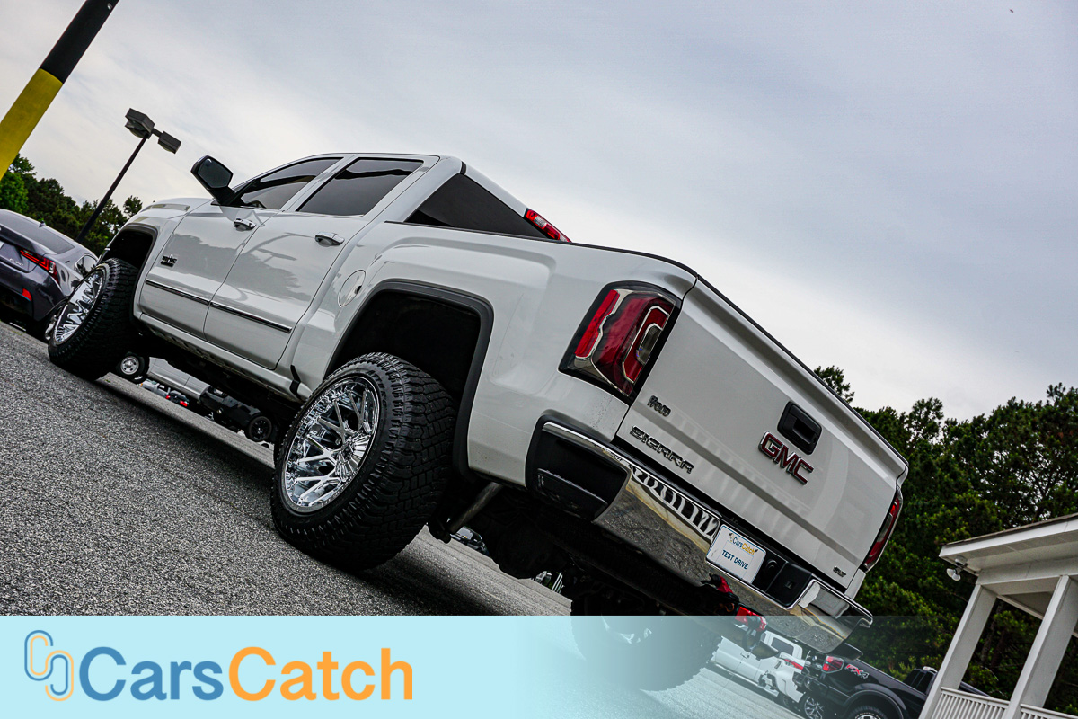 CARSCATCH - Used vehicle - Truck GMC SIERRA 1500 2017