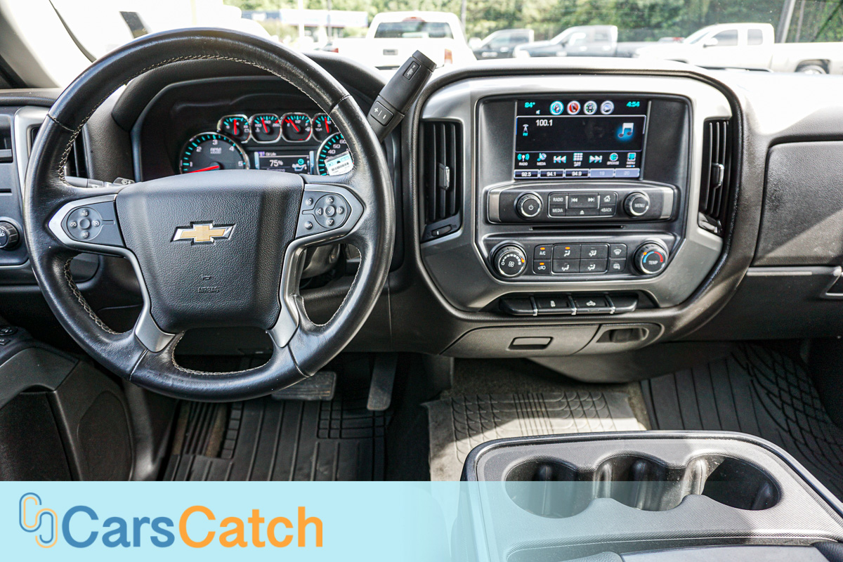 CARSCATCH - Used vehicle - Truck CHEVROLET SILVERADO 1500 2018