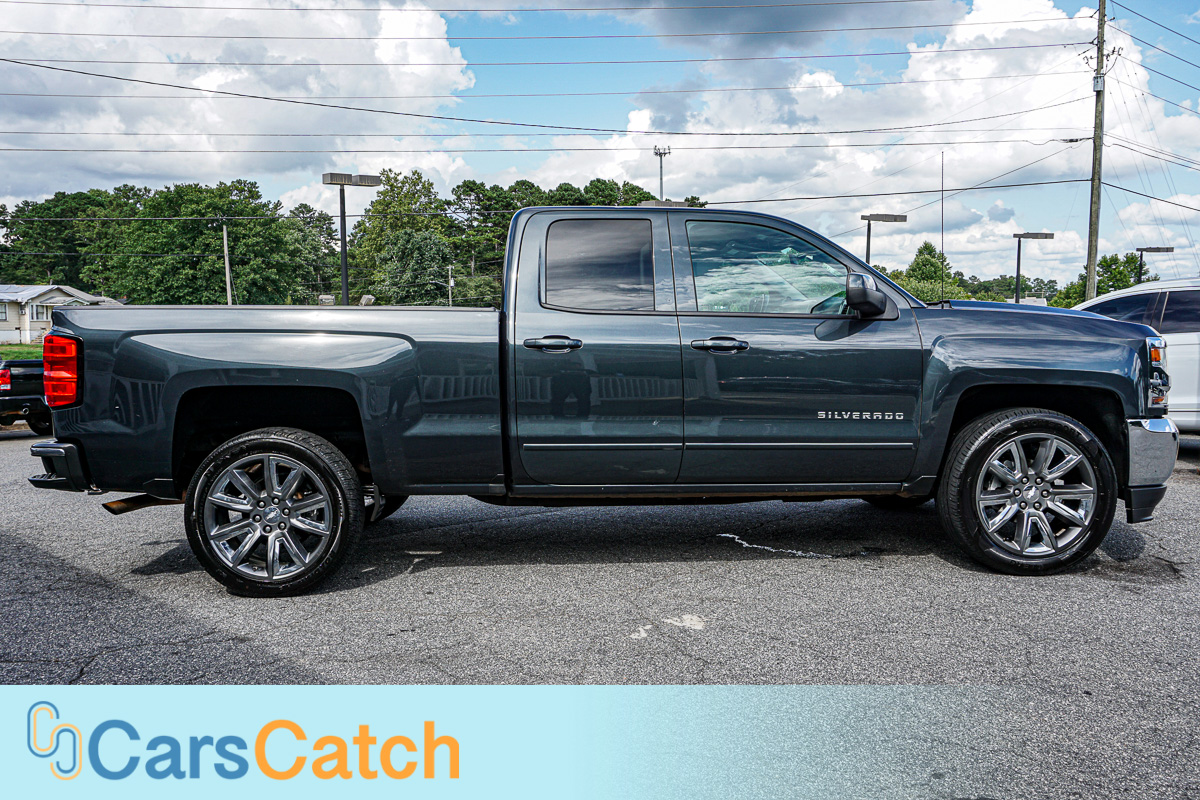 CARSCATCH - Used vehicle - Truck CHEVROLET SILVERADO 1500 2018