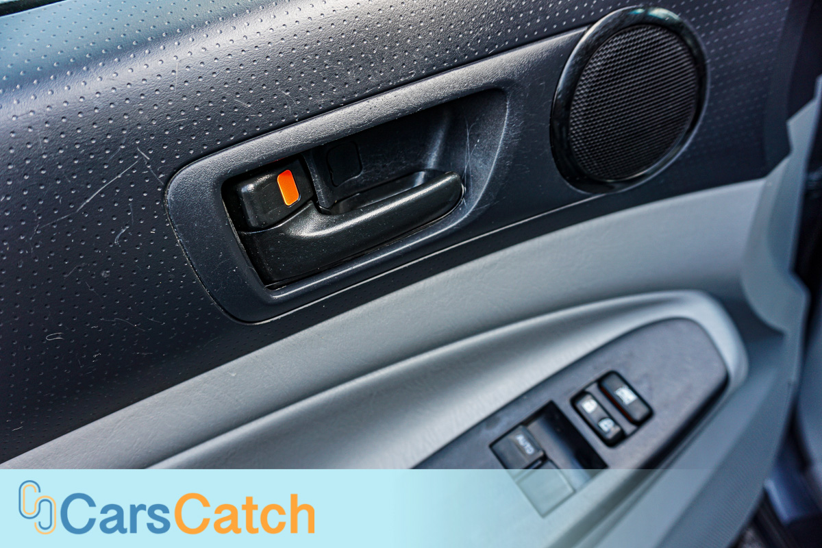 CARSCATCH - Used vehicle - Truck TOYOTA TACOMA 2013