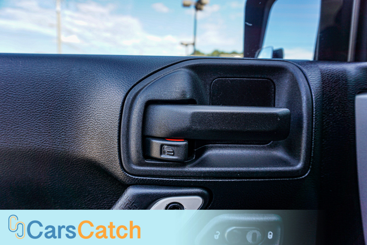 CARSCATCH - Used vehicle - SUV JEEP WRANGLER 2012