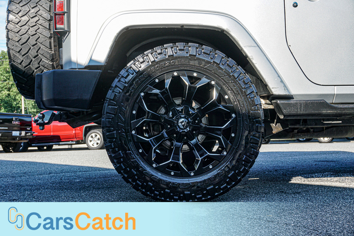 CARSCATCH - Used vehicle - SUV JEEP WRANGLER 2012