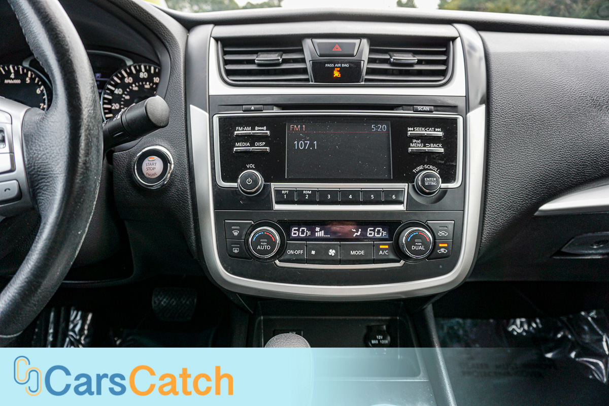 CARSCATCH - Used vehicle - Sedan NISSAN ALTIMA 2017