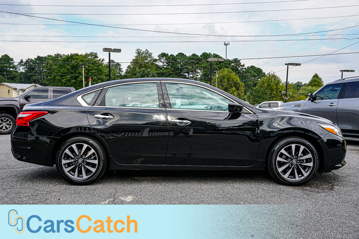 CARSCATCH - Used vehicle - Sedan NISSAN ALTIMA 2017