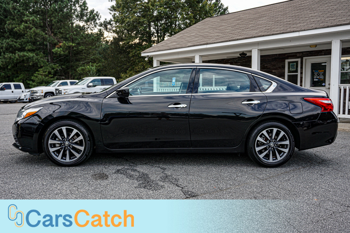 CARSCATCH - Used vehicle - Sedan NISSAN ALTIMA 2017
