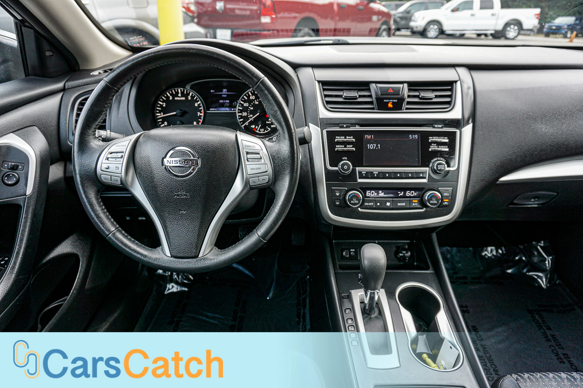 CARSCATCH - Used vehicle - Sedan NISSAN ALTIMA 2017