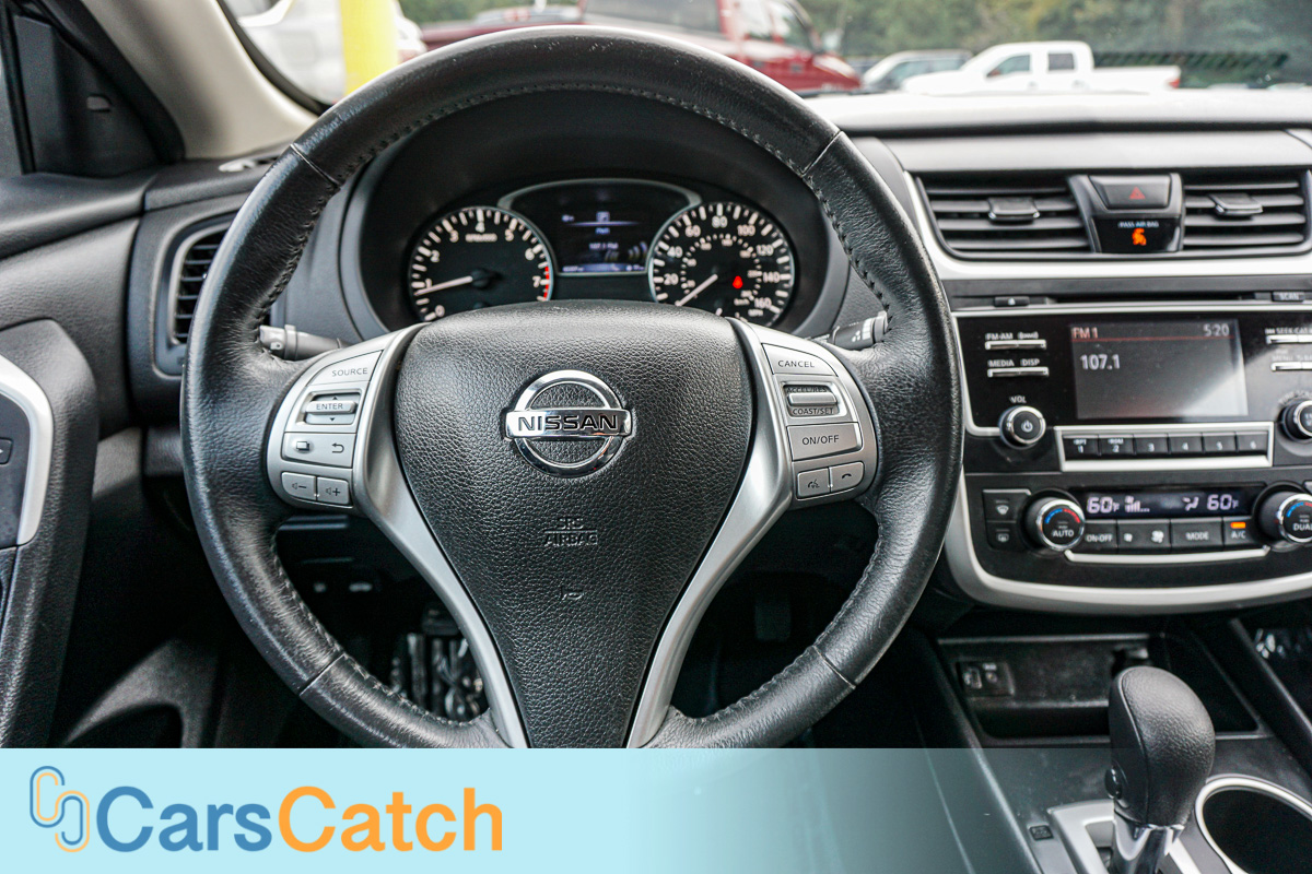CARSCATCH - Used vehicle - Sedan NISSAN ALTIMA 2017