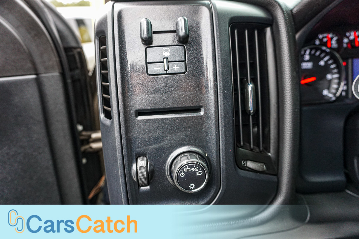 CARSCATCH - Used vehicle - Truck CHEVROLET SILVERADO 2500HD BUILT AF 2015