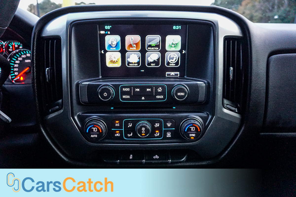 CARSCATCH - Used vehicle - Truck CHEVROLET SILVERADO 1500 2018