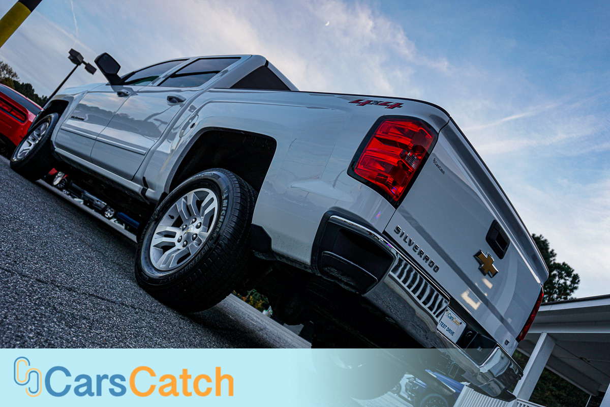 CARSCATCH - Used vehicle - Truck CHEVROLET SILVERADO 1500 2018