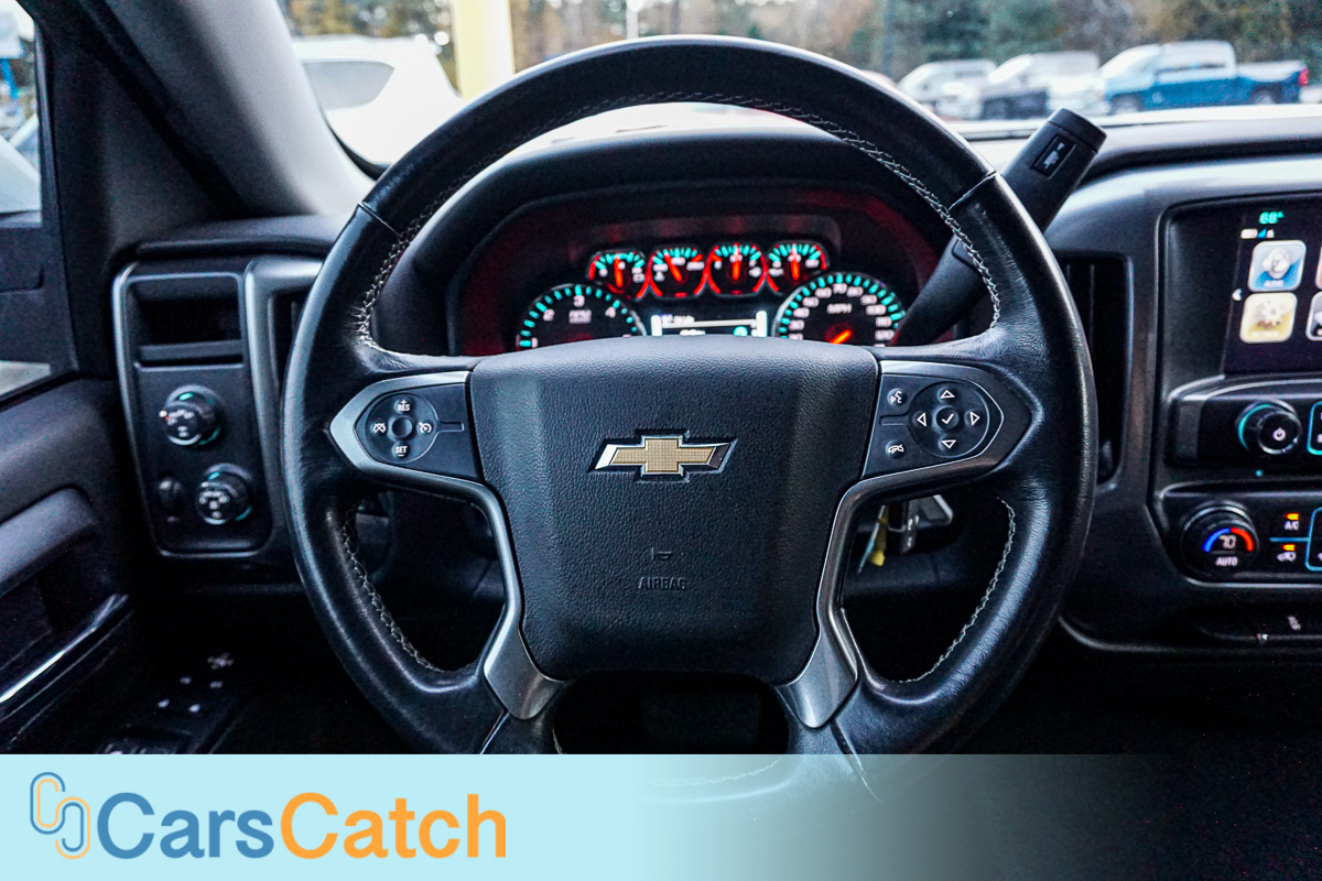 CARSCATCH - Used vehicle - Truck CHEVROLET SILVERADO 1500 2018