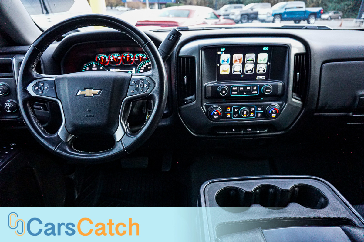 CARSCATCH - Used vehicle - Truck CHEVROLET SILVERADO 1500 2018