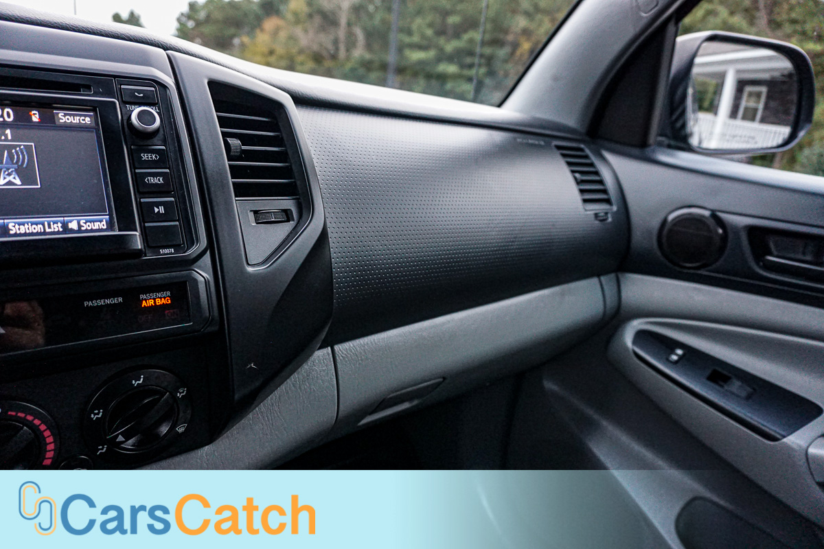 CARSCATCH - Used vehicle - Truck TOYOTA TACOMA 2015