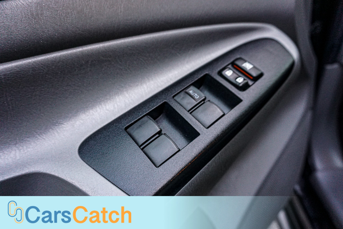 CARSCATCH - Used vehicle - Truck TOYOTA TACOMA 2015