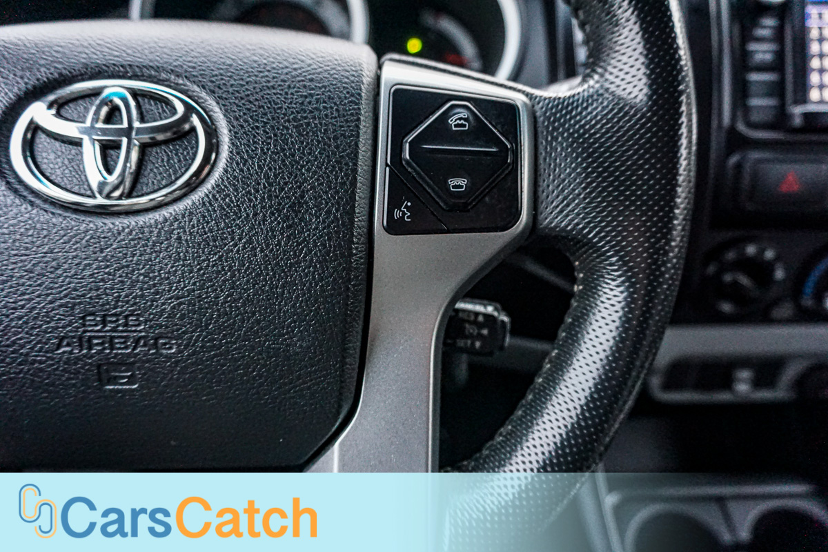 CARSCATCH - Used vehicle - Truck TOYOTA TACOMA 2015