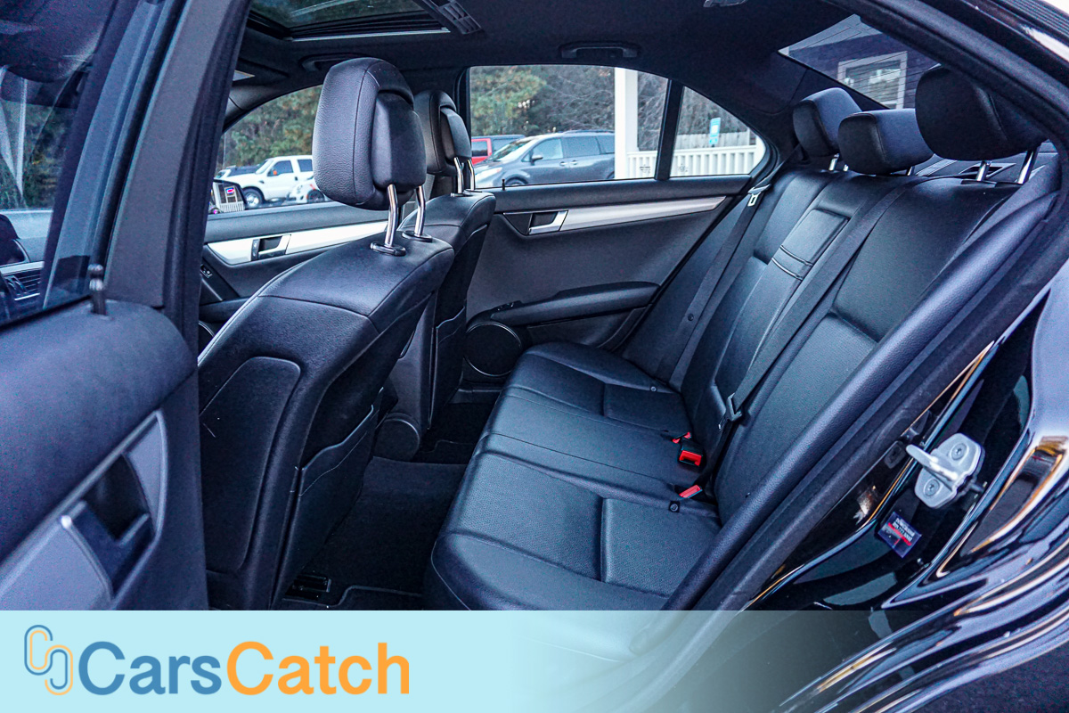 CARSCATCH - Used vehicle - Sedan MERCEDES-BENZ C-CLASS 2012