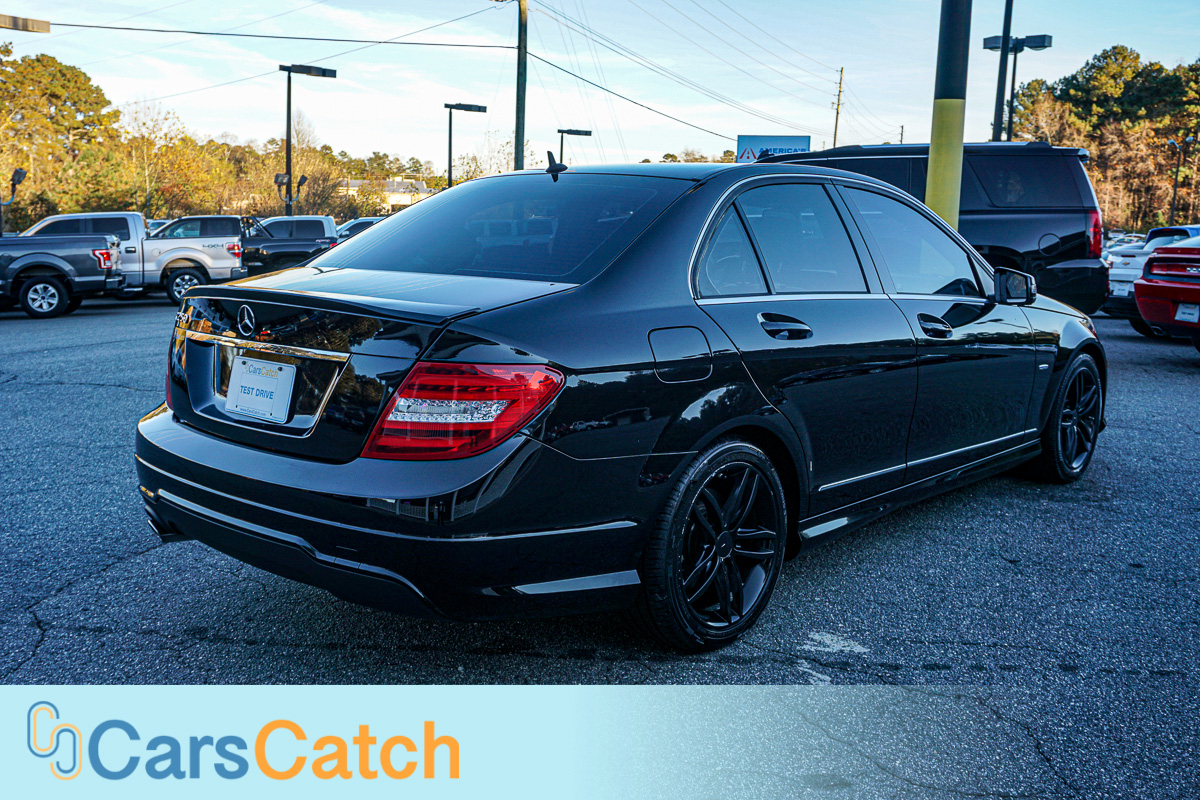 CARSCATCH - Used vehicle - Sedan MERCEDES-BENZ C-CLASS 2012